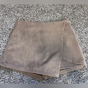 Tan Suede skort